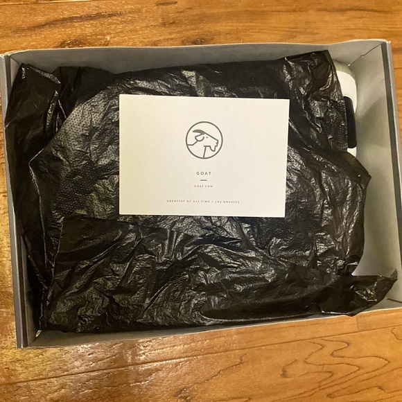 Air Jordan 11 Retro - Picture 8 of 9